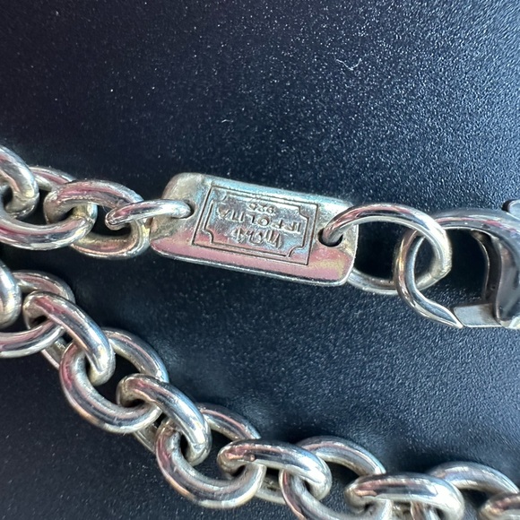 Elegant Silver and Blue Gemstone Necklace - Picture 3 of 3